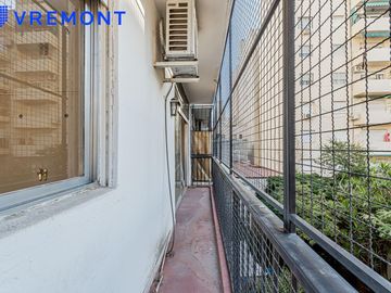 Guayaquil al 400 Departamento de 4 ambientes en venta en Caballito, con balcon, cochera y 2 baños