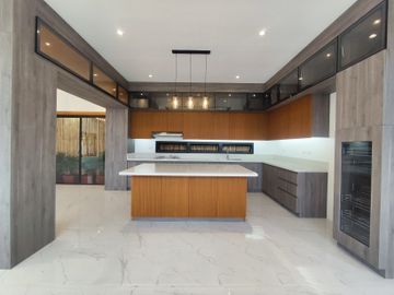 Modern Spacious Renovated House and Lot for Sale in Greenwoods Pasig-MD