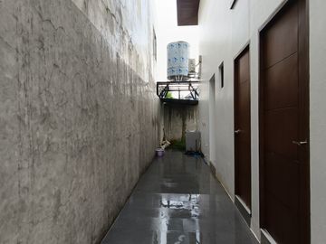 Three Storey Modern House and Lot for Sale in pasig Brandnew with pool-MD