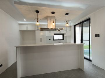 Three Storey Modern House and Lot for Sale in pasig Brandnew with pool-MD