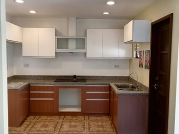 300sqm 3 Storey House and Lot in Villa Vienna Subdivision, Fairview QC