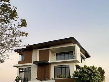 FOR SALE: 3-Storey Brand New Modern House & Lot in Ayala Westgrove Heights