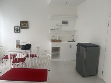For Sale Fully Furnished 1 Bedroom Condo Unit in Tagaytay