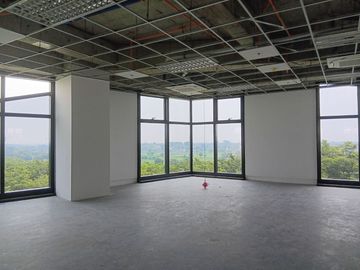 785 SQM Warm Shell Office Space for Lease Designed for Your Team in Laguna