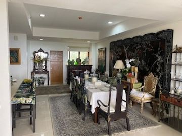 3 Bedroom Penthouse Unit For Sale in Woodridge Tagaytay Highlands.