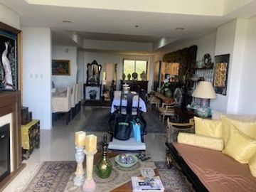3 Bedroom Penthouse Unit For Sale in Woodridge Tagaytay Highlands.