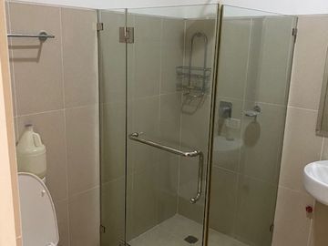 3 Bedroom Penthouse Unit For Sale in Woodridge Tagaytay Highlands.