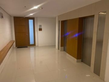 3 Bedroom Penthouse Unit For Sale in Woodridge Tagaytay Highlands.