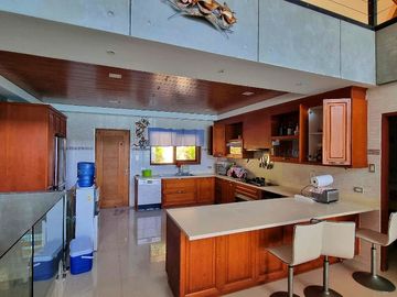 Stunning Vacation Homes for SALE in Iluka 2 Puerto Galera RH20788