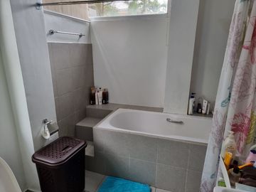 5 BEDROOM 2 STOREY ZEN DESIGN HOUSE IN A CORNER LOT