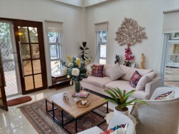 5 BEDROOM 2 STOREY ZEN DESIGN HOUSE IN A CORNER LOT
