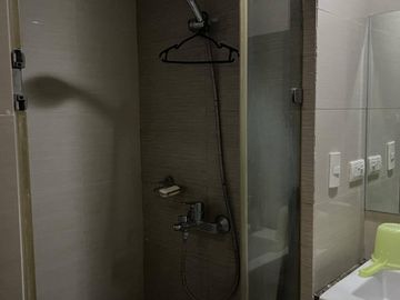 RUSH!! 2BR Condo For Sale in Greenbelt Hamilton, Legazpi Village, Makati City