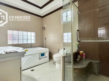 BUNGALOW HOUSE FOR SALE LOCATED AT ANGELES CITY NEAR MARQUEE MALL