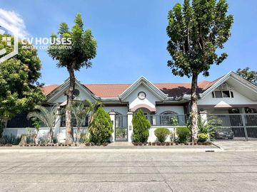 BUNGALOW HOUSE FOR SALE LOCATED AT ANGELES CITY NEAR MARQUEE MALL