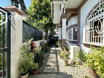 BUNGALOW HOUSE FOR SALE LOCATED AT ANGELES CITY NEAR MARQUEE MALL