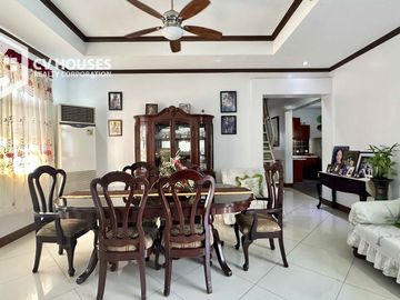 BUNGALOW HOUSE FOR SALE LOCATED AT ANGELES CITY NEAR MARQUEE MALL