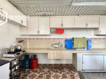 BUNGALOW HOUSE FOR SALE LOCATED AT ANGELES CITY NEAR MARQUEE MALL