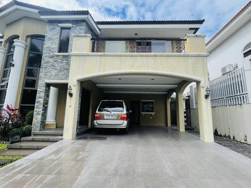 For Sale: Pre Owned Provincial Luxury House In Pampanga, Mexico
