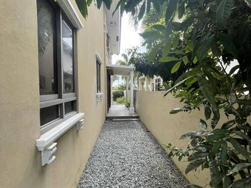 For Sale: Pre Owned Provincial Luxury House In Pampanga, Mexico
