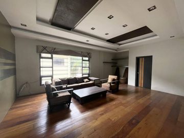 For Sale: Pre Owned Provincial Luxury House In Pampanga, Mexico