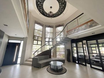 For Sale: Pre Owned Provincial Luxury House In Pampanga, Mexico