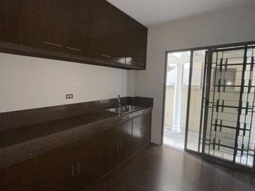 For Sale: Pre Owned Provincial Luxury House In Pampanga, Mexico