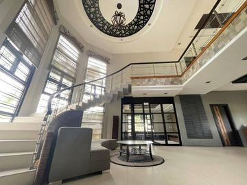 For Sale: Pre Owned Provincial Luxury House In Pampanga, Mexico