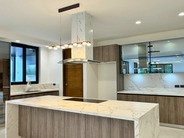 Brand New 6 Bedroom in Solen Residences at Sta. Rosa Laguna for Sale