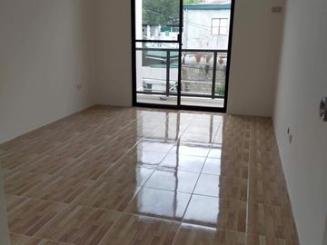 Spacious Caloocan Townhouse Near Quezon City - Your Family Home for PHP 6M!