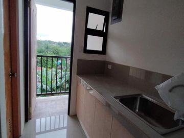 Spacious Caloocan Townhouse Near Quezon City - Your Family Home for PHP 6M!