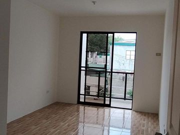 Spacious Caloocan Townhouse Near Quezon City - Your Family Home for PHP 6M!