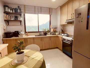For Sale 3BR Penthouse Unit, Mahogany Tower, The Woodridge Tagaytay Highlands