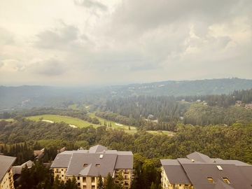 For Sale 3BR Penthouse Unit, Mahogany Tower, The Woodridge Tagaytay Highlands