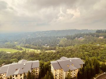 For Sale 3BR Penthouse Unit, Mahogany Tower, The Woodridge Tagaytay Highlands