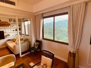 For Sale 3BR Penthouse Unit, Mahogany Tower, The Woodridge Tagaytay Highlands
