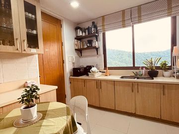 For Sale 3BR Penthouse Unit, Mahogany Tower, The Woodridge Tagaytay Highlands