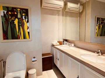 For Sale 3BR Penthouse Unit, Mahogany Tower, The Woodridge Tagaytay Highlands