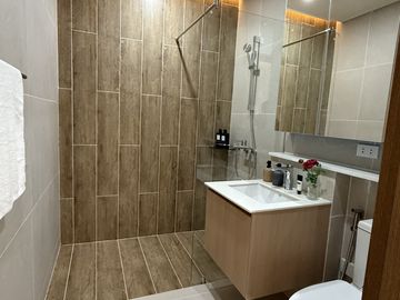 For sale Pre-selling Condominium units inside Clark Pampanga