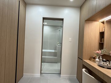 Pre-selling condominiums units for sale inside Clark Pampanga