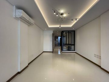 Don Antonio Heights QC Townhouse – 265 sqm Floor Area Near Malls Schools - Gio