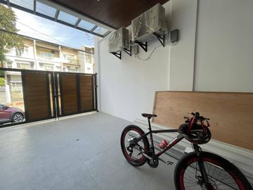 Don Antonio Heights QC Townhouse – 265 sqm Floor Area Near Malls Schools - Gio