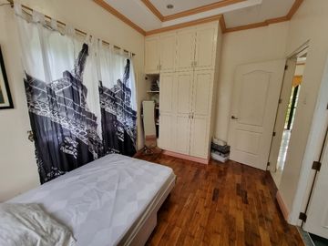 2-STOREY 4 BEDROOM HOUSE IN METRO TAGAYTAY