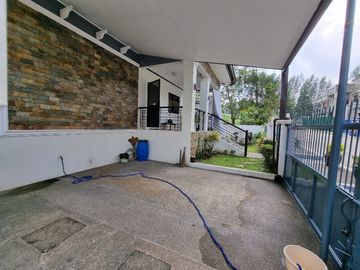 2-STOREY 4 BEDROOM HOUSE IN METRO TAGAYTAY