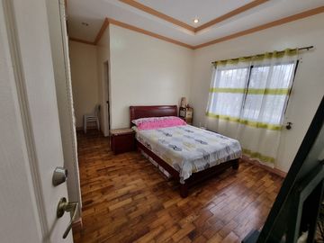 2-STOREY 4 BEDROOM HOUSE IN METRO TAGAYTAY