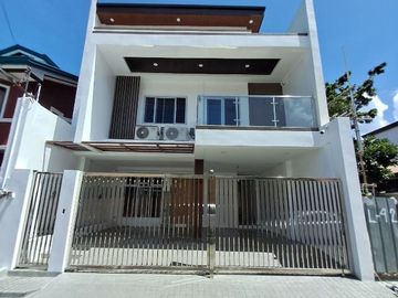 Pasig Modern 2 Car Garage Townhouse for Sale in Greenwoods Pasig-MD