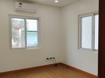 Pasig Modern 2 Car Garage Townhouse for Sale in Greenwoods Pasig-MD