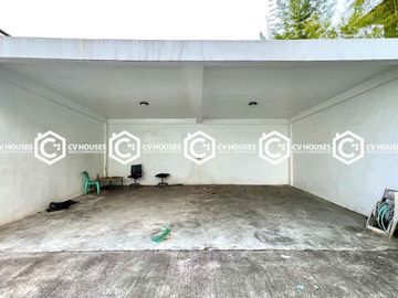 A Scenic View of City & Mt. Arayat: 4 Bedrooms Villa for Sale Located in Clark