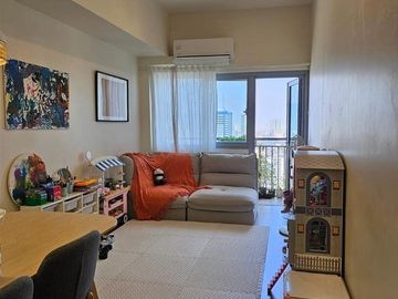 70 sqm 2-Bedroom Condo with Parking at The Vantage by Rockwell, Pasig City