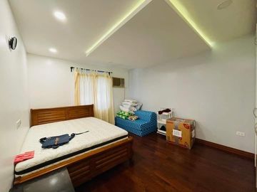 542sqm Pre-Owned: 4 Bedrooms Bungalow House and Lot for Sale