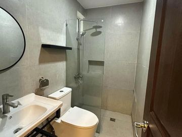 HOUSE and LOT for SALE West Wing Residences Eton City Sta. Rosa Lag
